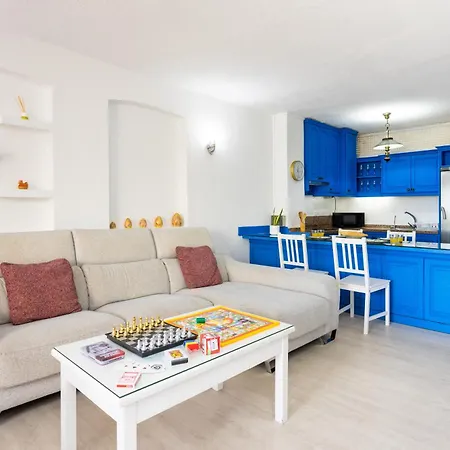 Tenohomes Large Family Icod San Marcos (Tenerife)